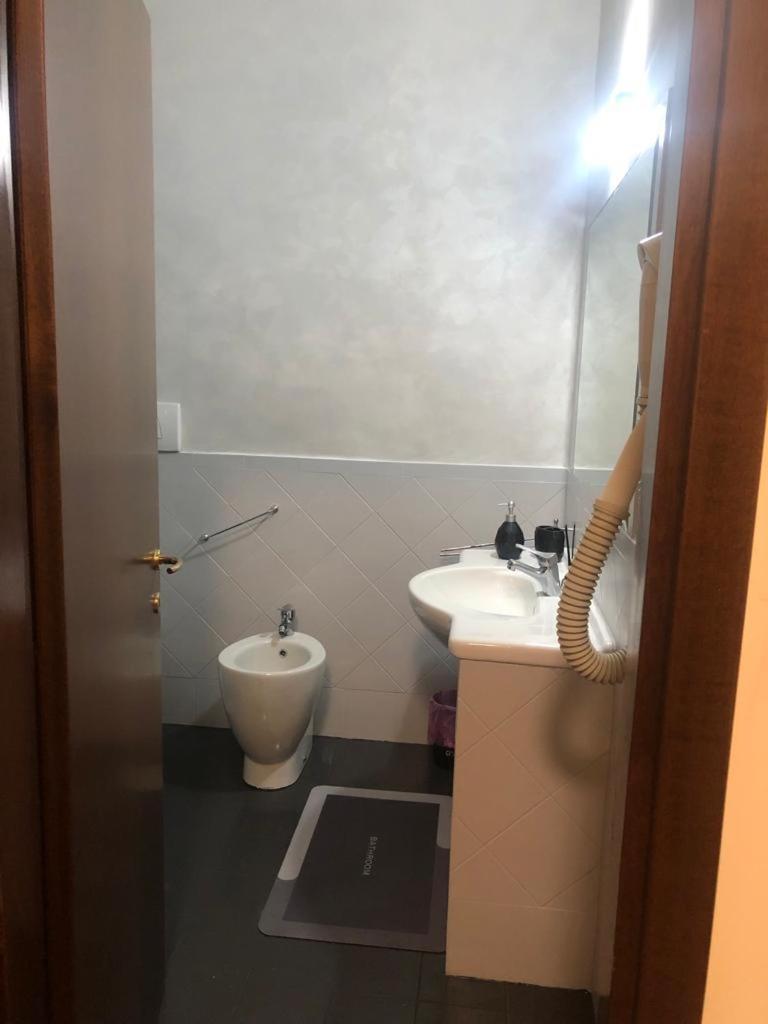 Alma Rooms Appia Roma Eksteriør bilde